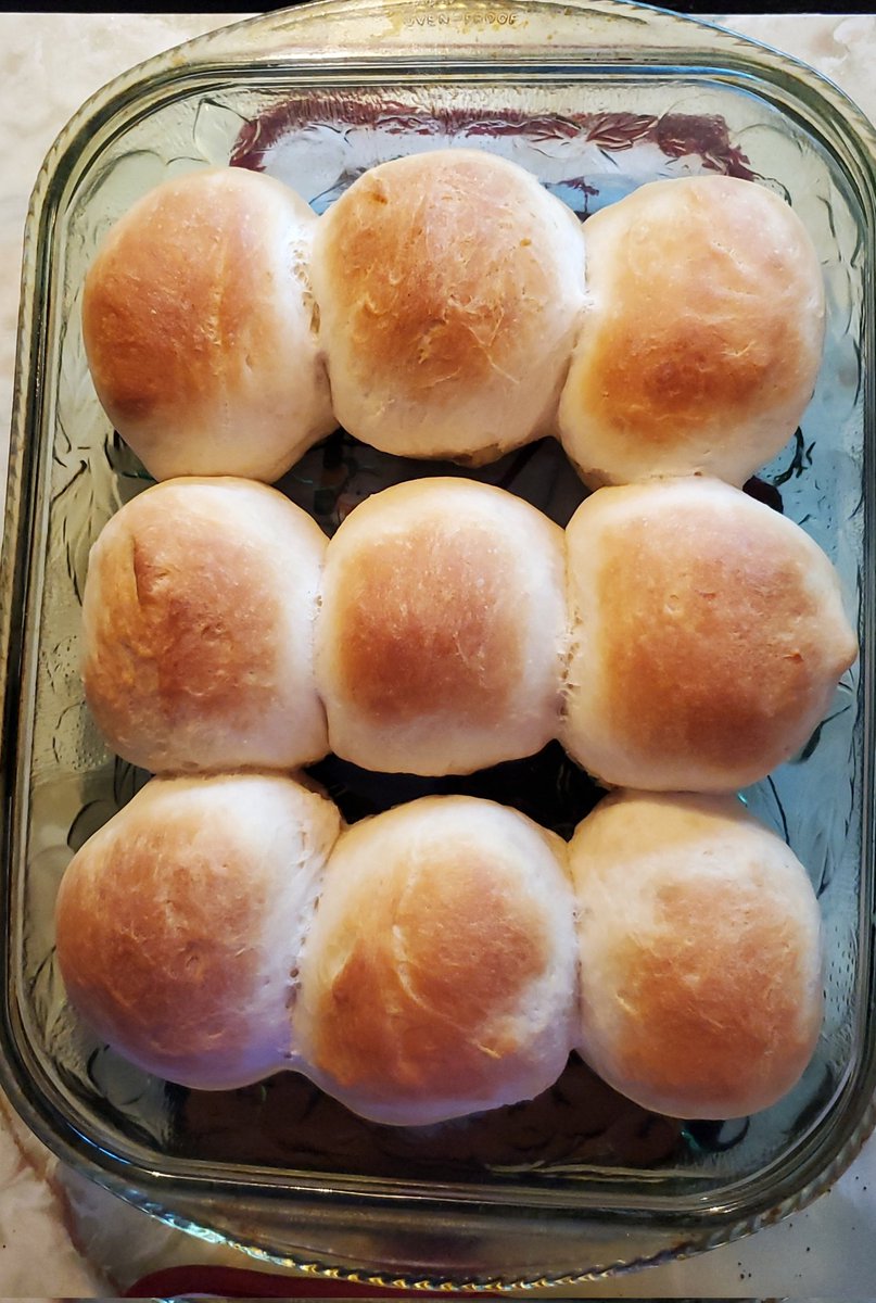 Nimz2016's tweet photo. Final felt like baking 😍😍🤤🤤 #homemadebuns #imadethose #yumm #drool #myhousesmellamazing https://t.co/YKUo2Vr4Lf