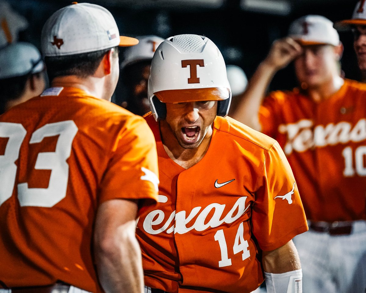 TexasBaseball's tweet photo. BALLGAME!

Texas beats Louisiana Tech, 5-2, to move to 2-0 in the regional!

#HookEm https://t.co/wVyQM5BSP9