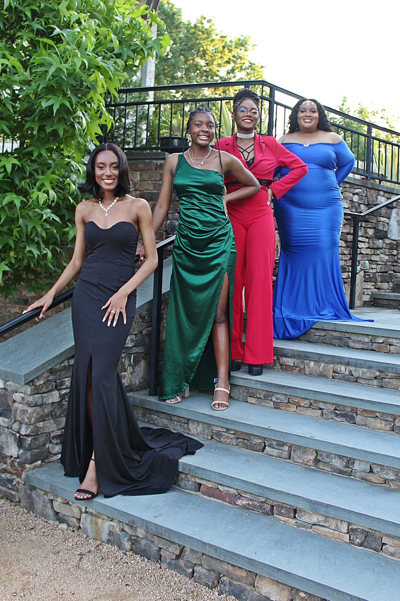 aagordonphotos's tweet image. A May 20, 2022 Prom Shoot #prom #promshoot #winstonsalemnc #botanicalgarden #kernersvillenc #amazingaagphotography #seniors2022 #2022 #prom2022 #springtime #groupshots