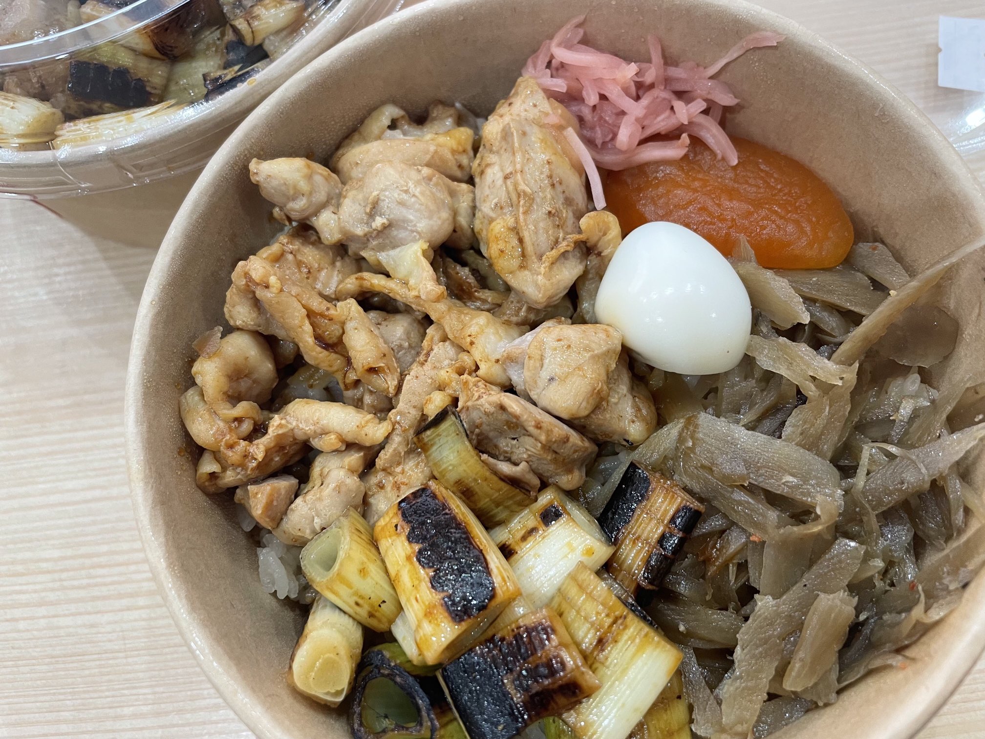Oginoya Tokyo おぎのや 荻野屋 八幡山です 本日の日替り弁当 950円 自家製タレの焼き鳥丼 ビールやハイボールとも 合いそうですね 笑 本日も皆様のご来店 お待ちしております 荻野屋 荻野屋八幡山 峠の釜めし 八幡山 八幡山グルメ