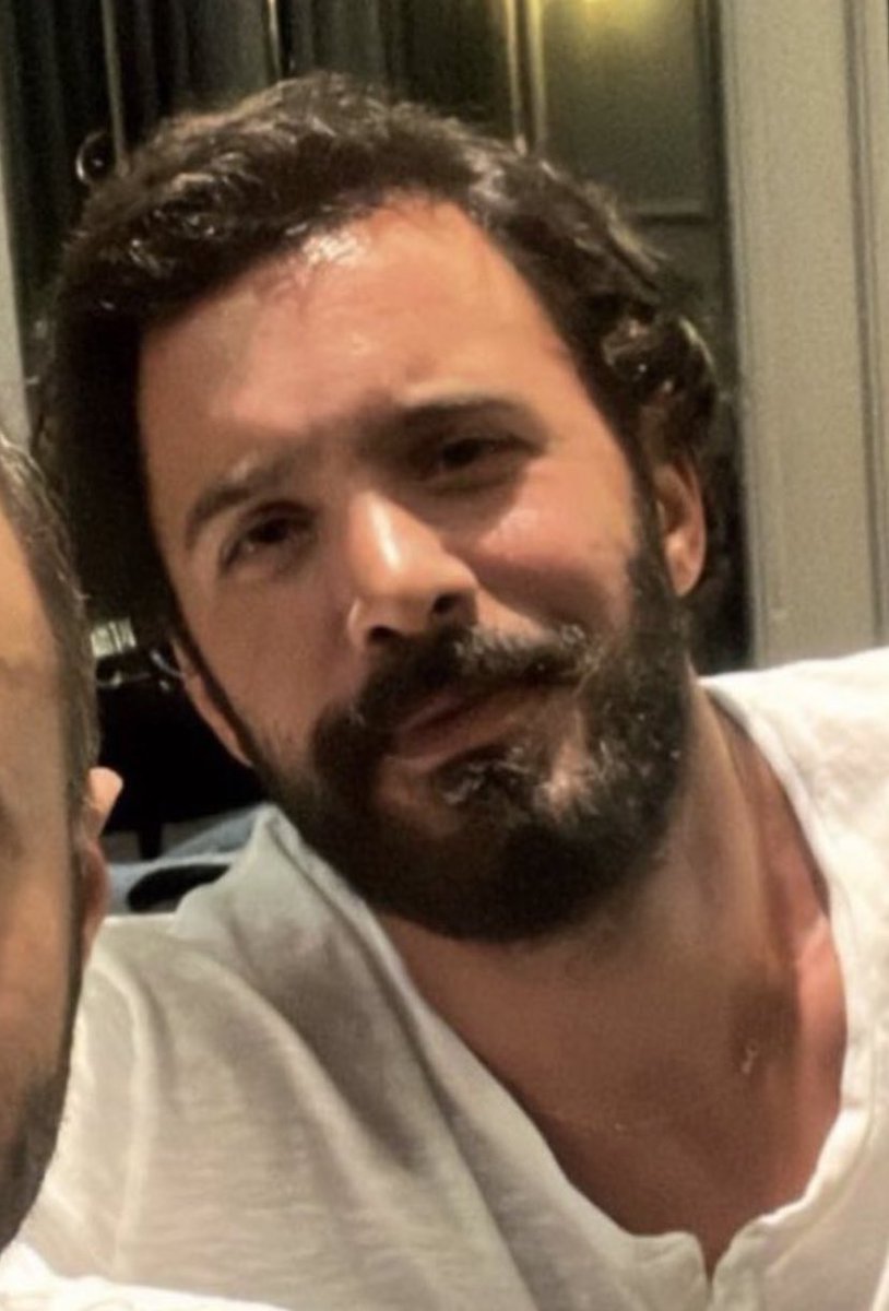 marielalex's tweet photo. Loving his hair and beard so much… #BarisBey 💟🧿 https://t.co/3wTGb9Fvmc