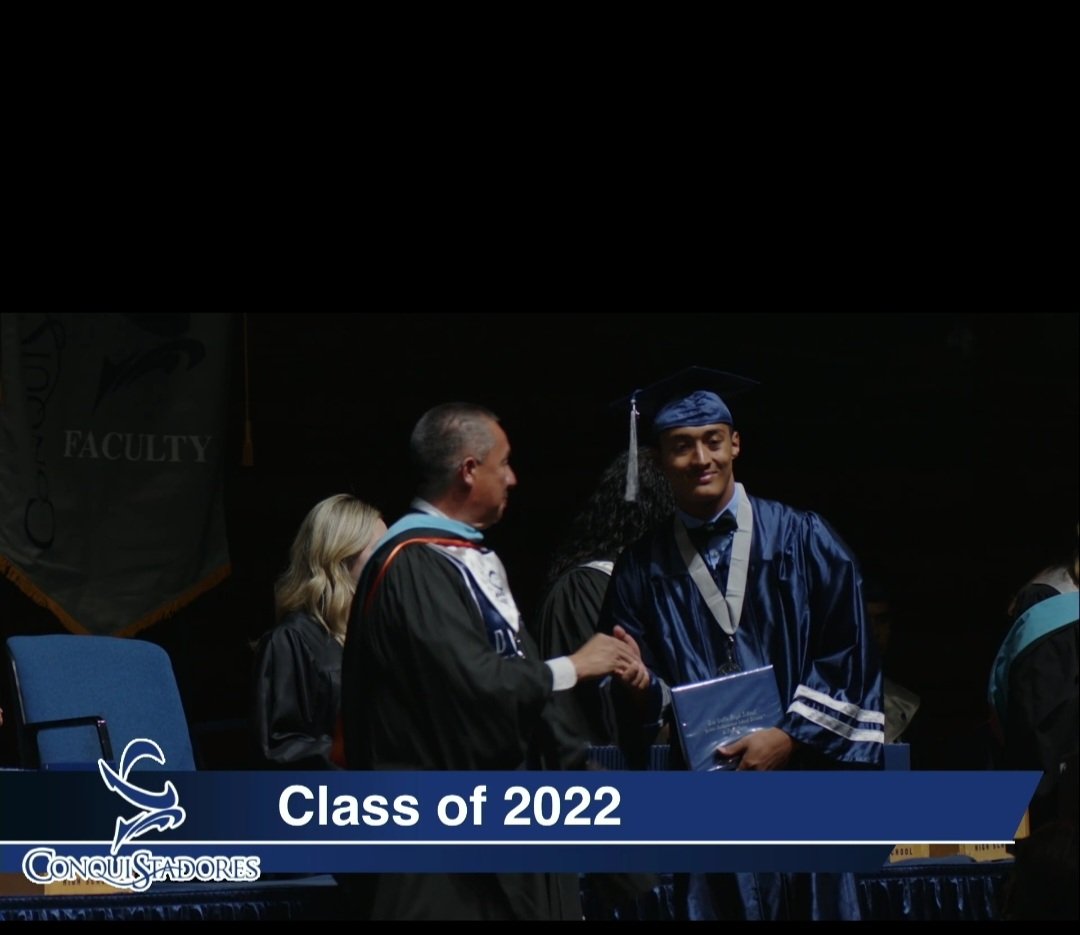 Congratulations to my nephew Keanu!!! So proud of you! Love you
DV Class of 2022! 🎉🎊
#OFOD
#ALMAMATER