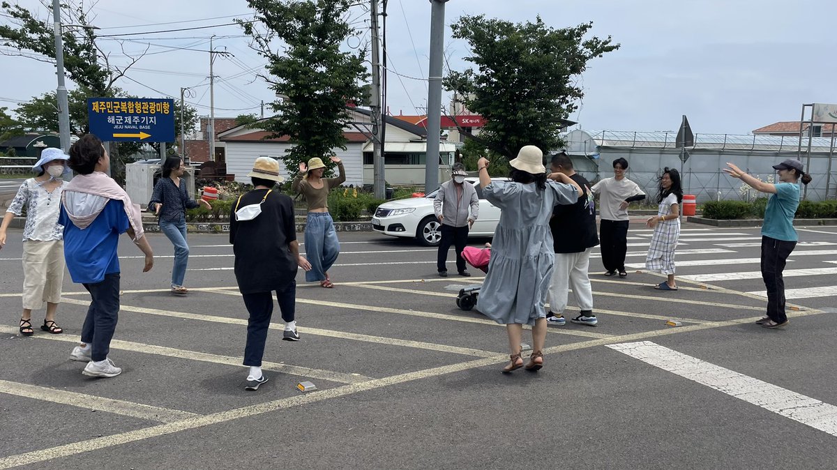 길 위의 신부 tweet media