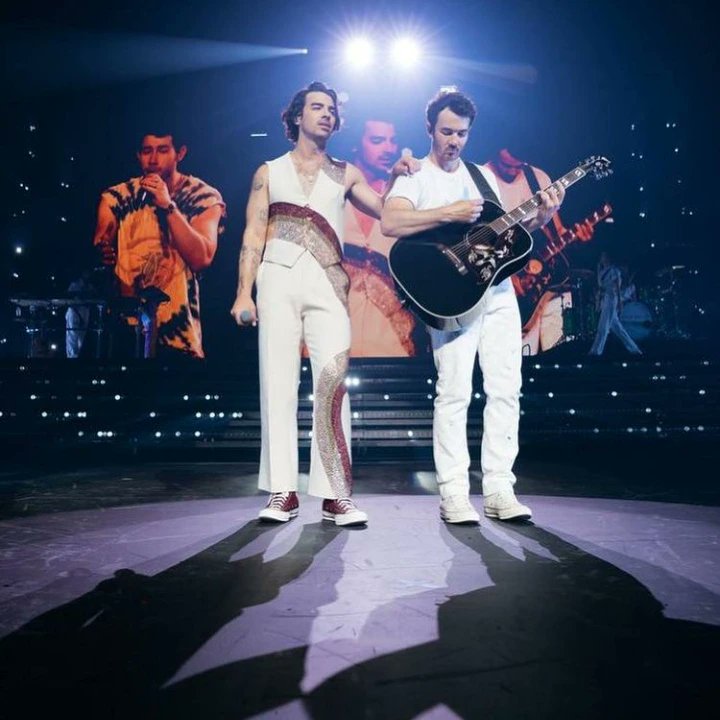 Jobros_MyLifee's tweet photo. Nunca dejen de  brillar 💫 @jonasbrothers https://t.co/jAmJfGVGft