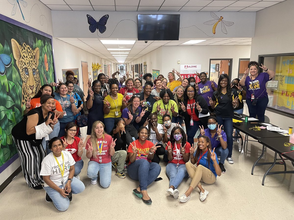 TashaJ808's tweet photo. First day of summer camp in the books! #intothfuture22 @RR_Sweet @kojessie @Jones_AISD @Magrill_AISD @IntotheFuture22 @Primary_AISD https://t.co/vzArWys3VC