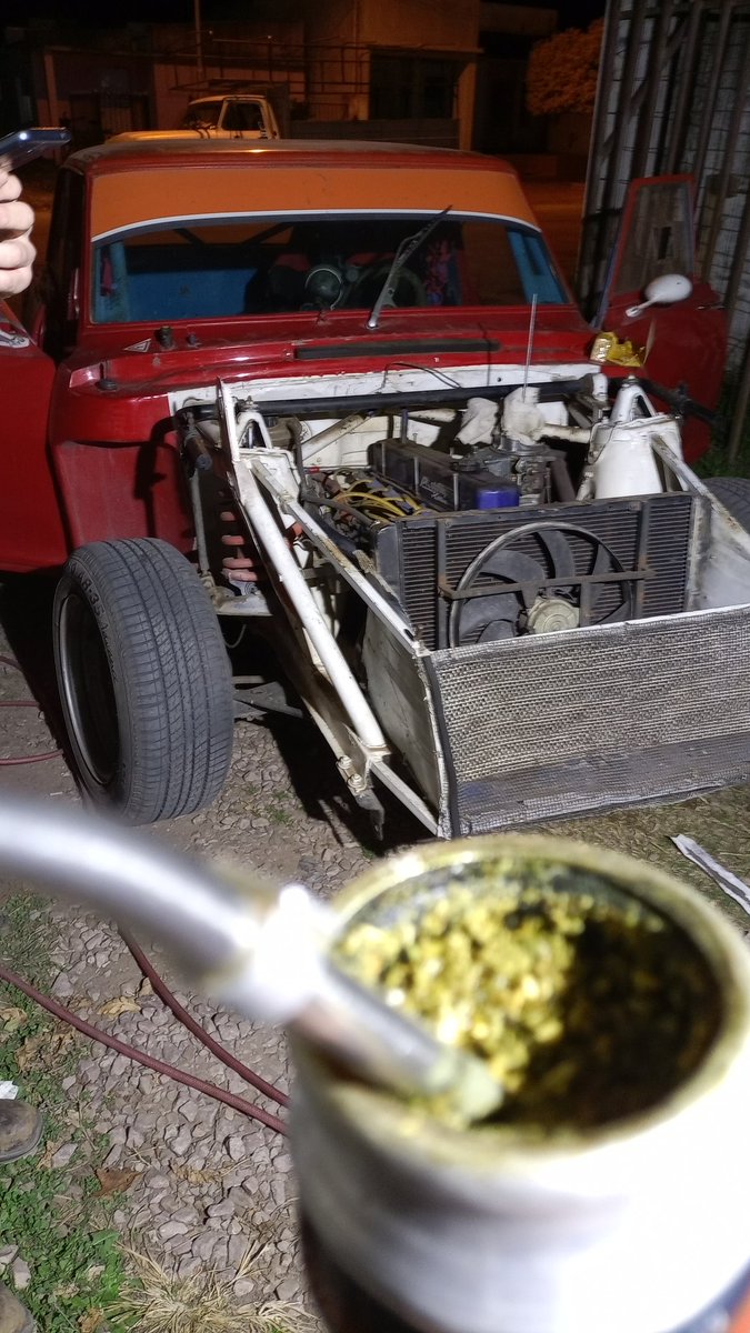 LuuBrion's tweet photo. Después de 8 años volvió a las pistas el Chevrolet 400, pero esta vez lo maneja el cachorro @AndresBrion31 https://t.co/XeyeIzJkoL