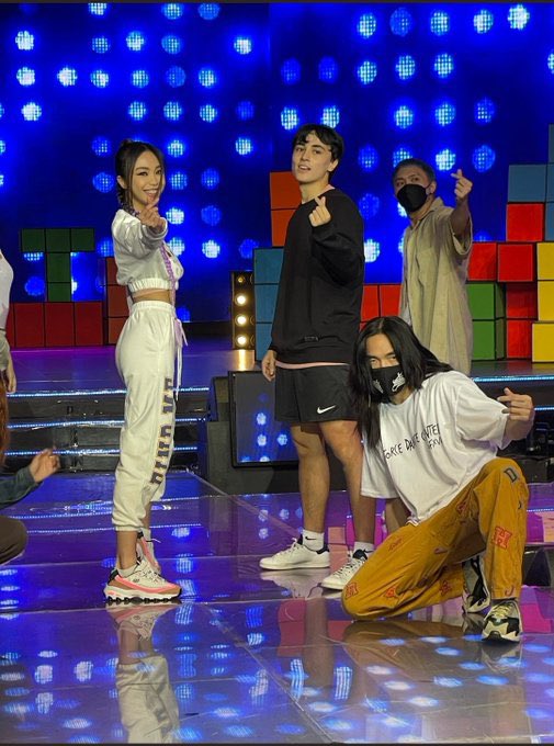 Jusko maagang fanservice toh!😂

MAYMAYxEDWARD COMEBACK

#ASAPcomeback
#MayWard
<a href="/maymayentrata07/">Maymay</a> <a href="/Barber_Edward_/">Edward Barber</a>