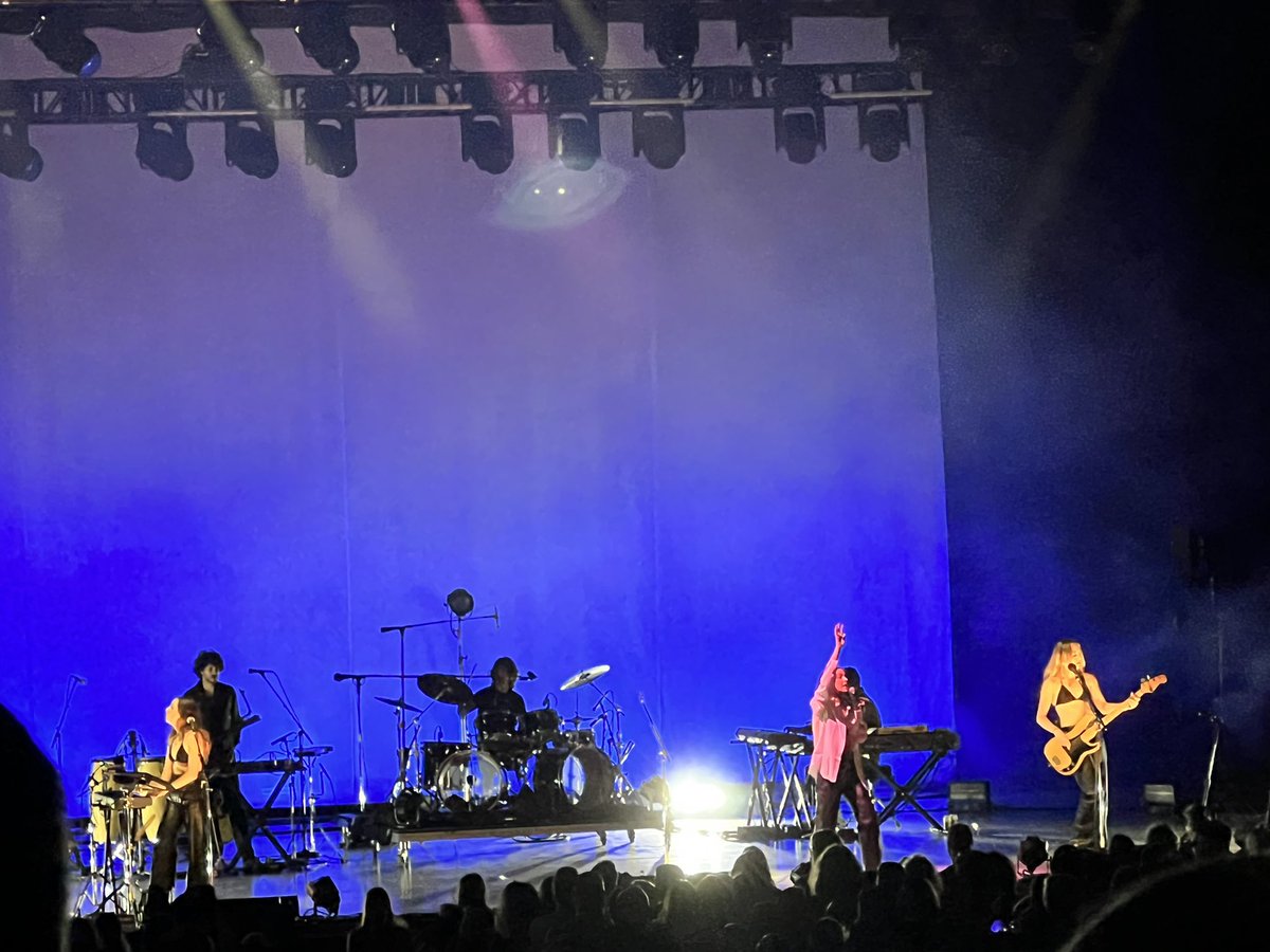 WithoutUsStrike's tweet photo. Yes please @HAIMtheband help us spread the word! #votenoaugust2
@Kansans4Freedom https://t.co/Pqoc675m9o