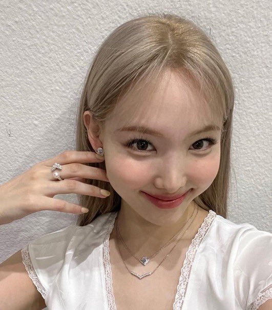 twice’s lim nayeon: the girl of your dreams