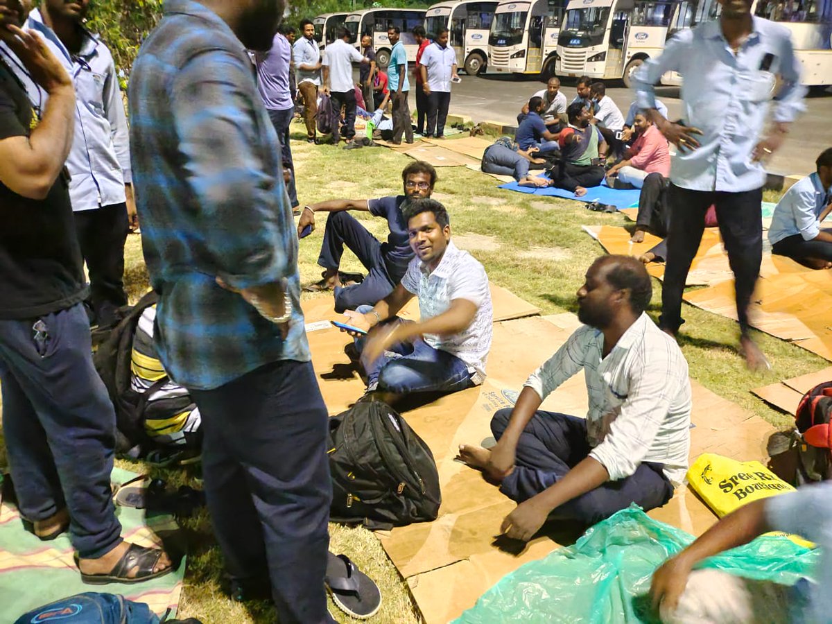 mgopalakris's tweet photo. @jimfarley98 
Ford India Chennai plant at 6 th day continues in employees protest-support and save employees. https://t.co/lAhT16GGgd