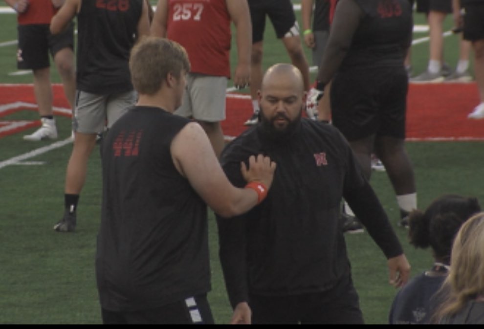 Had a great time yesterday at Nebraskas FNL, thank you <a href="/DonovanRaiola/">Donovan Raiola</a> and @SeanDillonNU for a great camp!! #Huskers #gbr #GBR