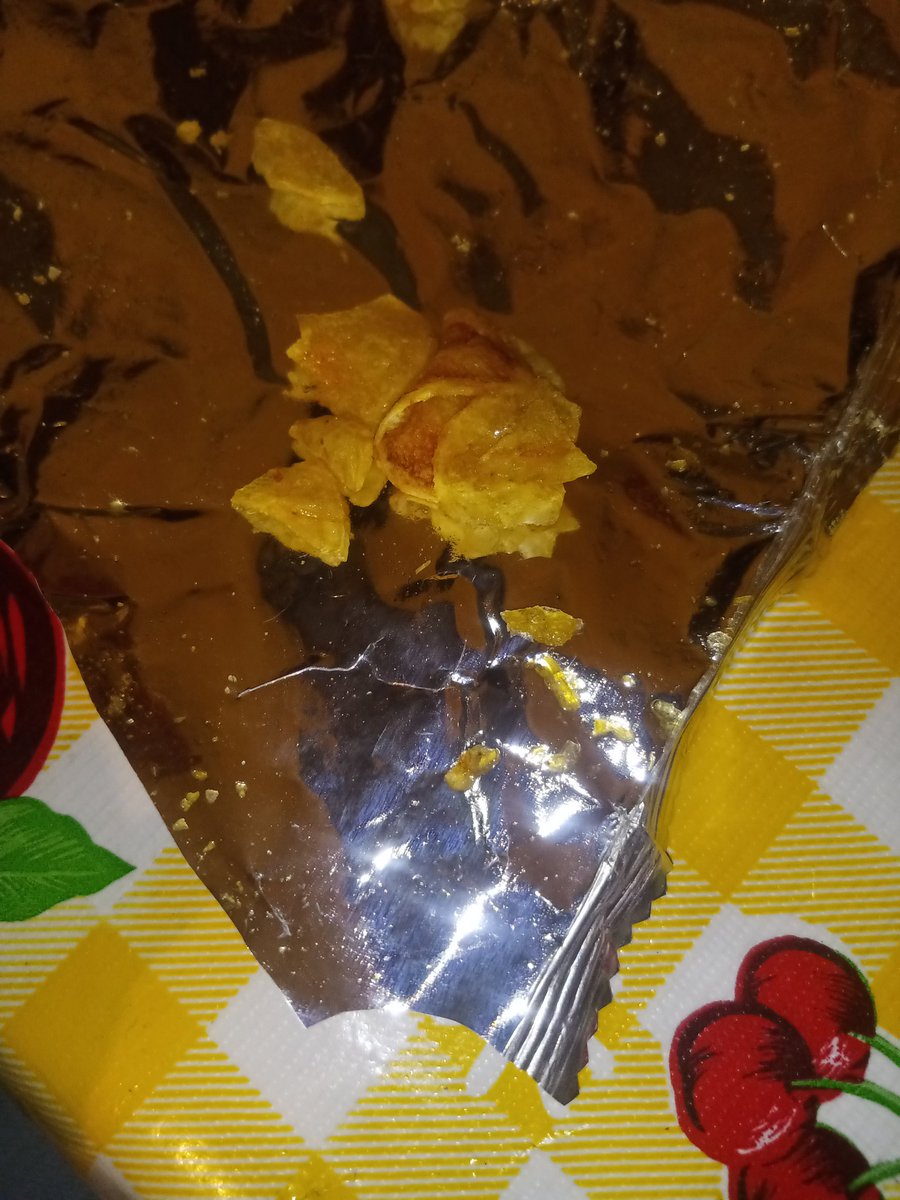 Jazmindechavez's tweet photo. El día de hoy realice una compra de @ChipsBarcel  sal de https://t.co/ond7gusP63. 56 g y me llevo la sorpresa que tienen exceso de grasa no suelo hacer esto pero es la primera vez que me pasa. Espero una solución o que @Profeco @AtencionProfeco  entre. Anexo fotos https://t.co/LBXzPAVe0d