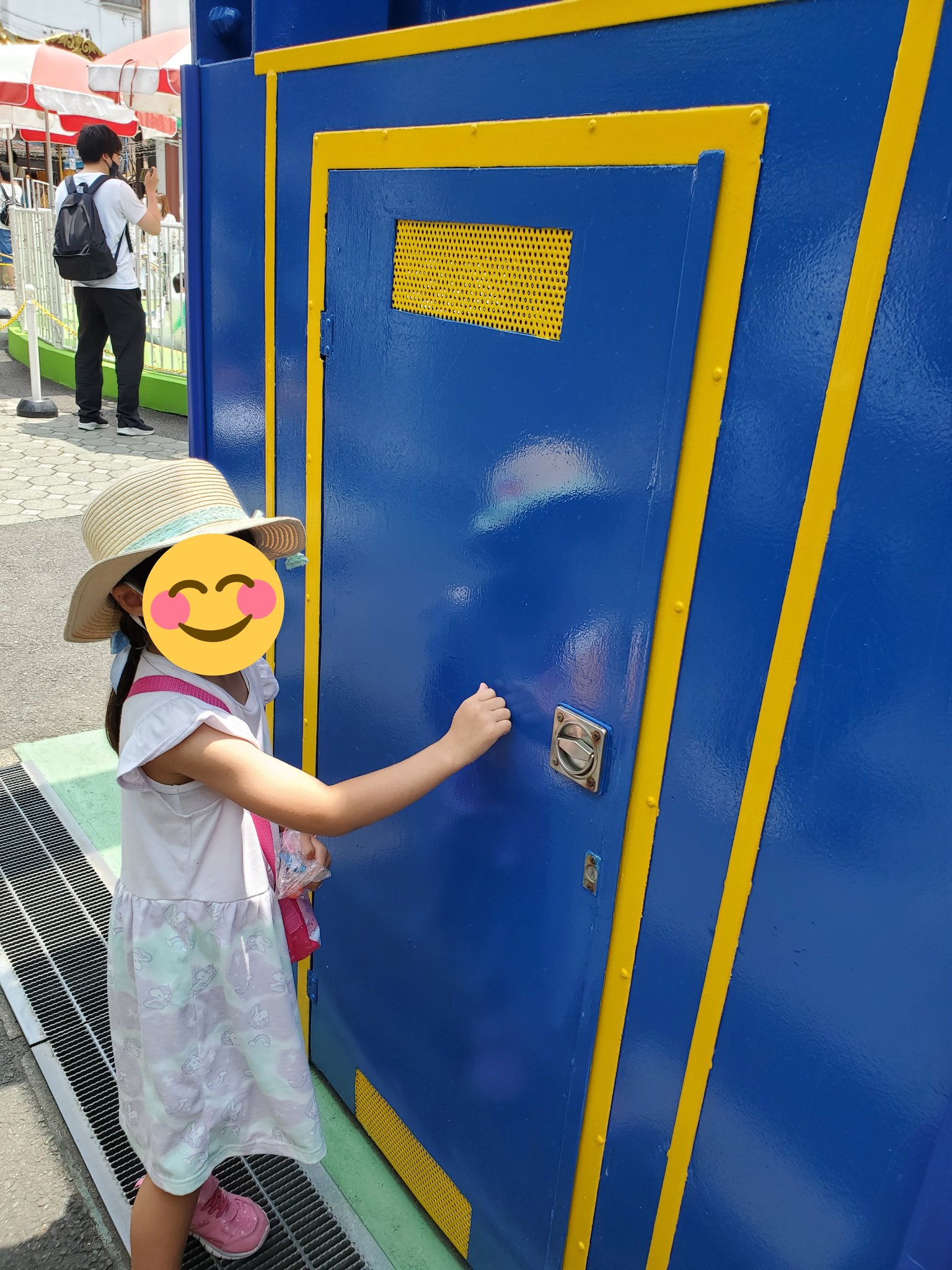 Eづか 期間限定のローラーコースターのおじさんと撮って貰ってきました あと映えポイントのやつw ひつまお姉さんにも会えた 艸 花やしき T Co Iwsw2jhwqf Twitter