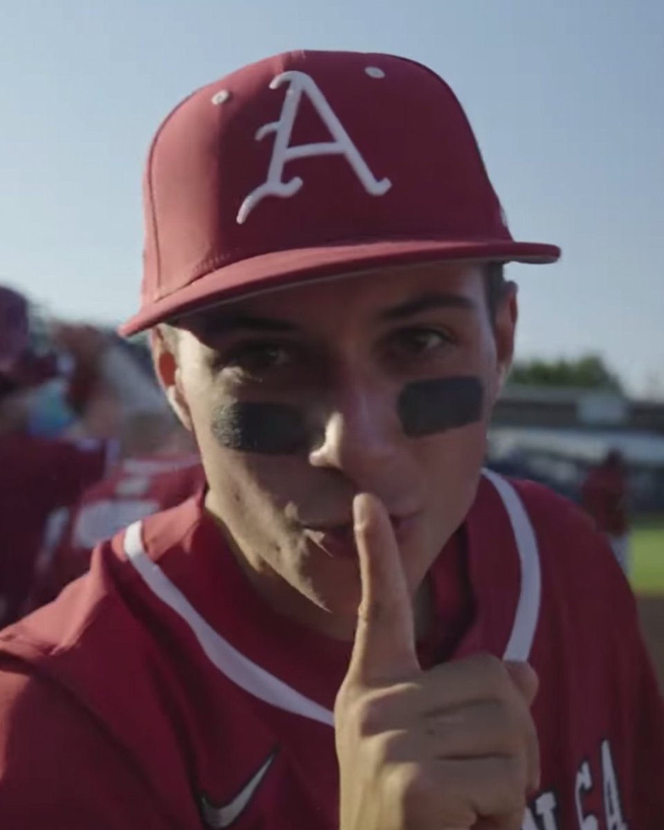 SECNetwork's tweet photo. 8 runs in the 8th 🤫🤫 @RazorbackBSB https://t.co/HUcCj1e6Ld