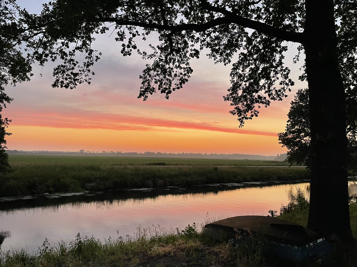 <a href="/BWRunners/">BommelerwaardRunners</a> PW3 Klazienaveen 05:01u. Dus -23’ tov schema. Het ochtendgloren is schitterend!