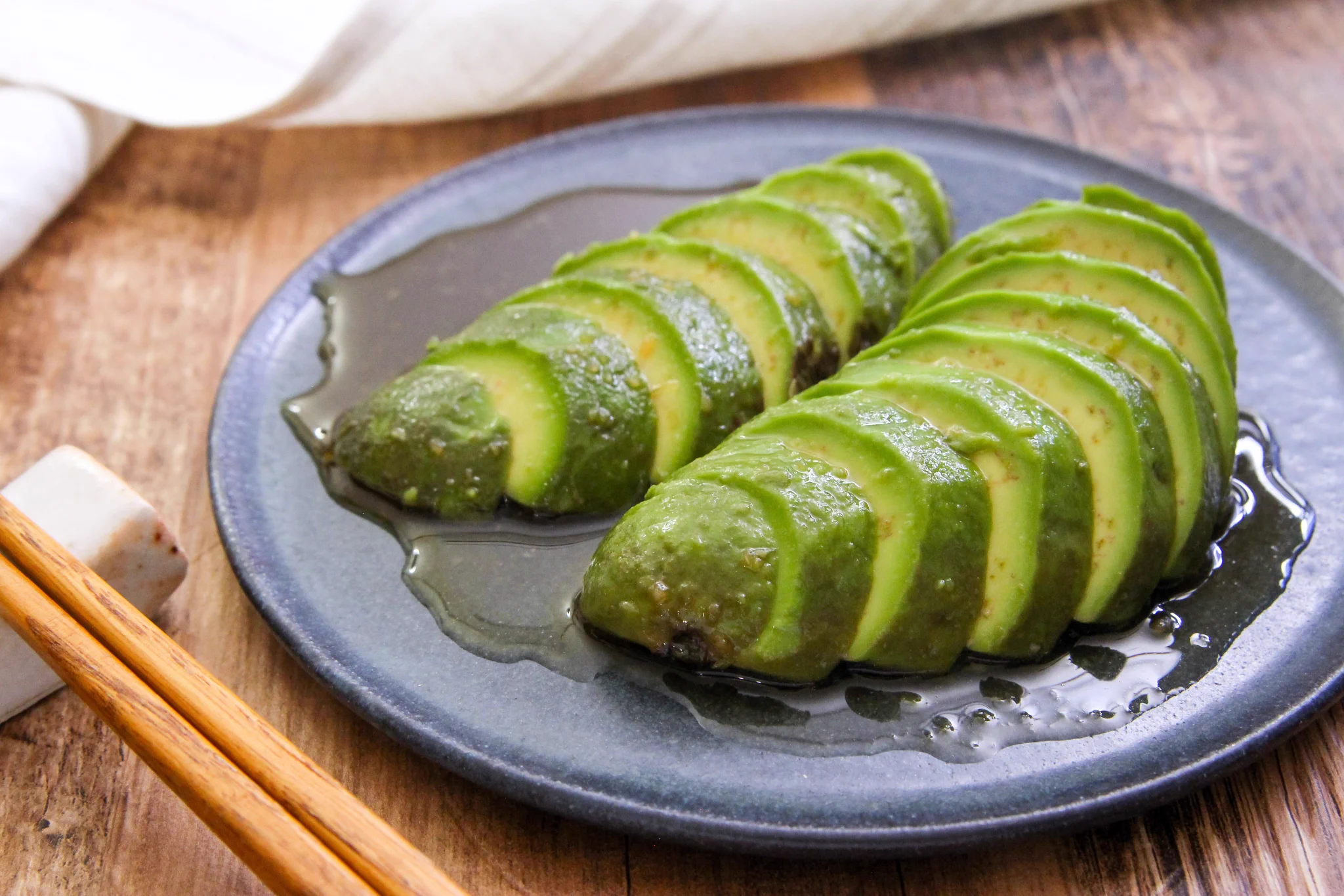 ご飯のお供にもおつまみにもなる？！簡単で美味しそうな「アボカド」レシピ！