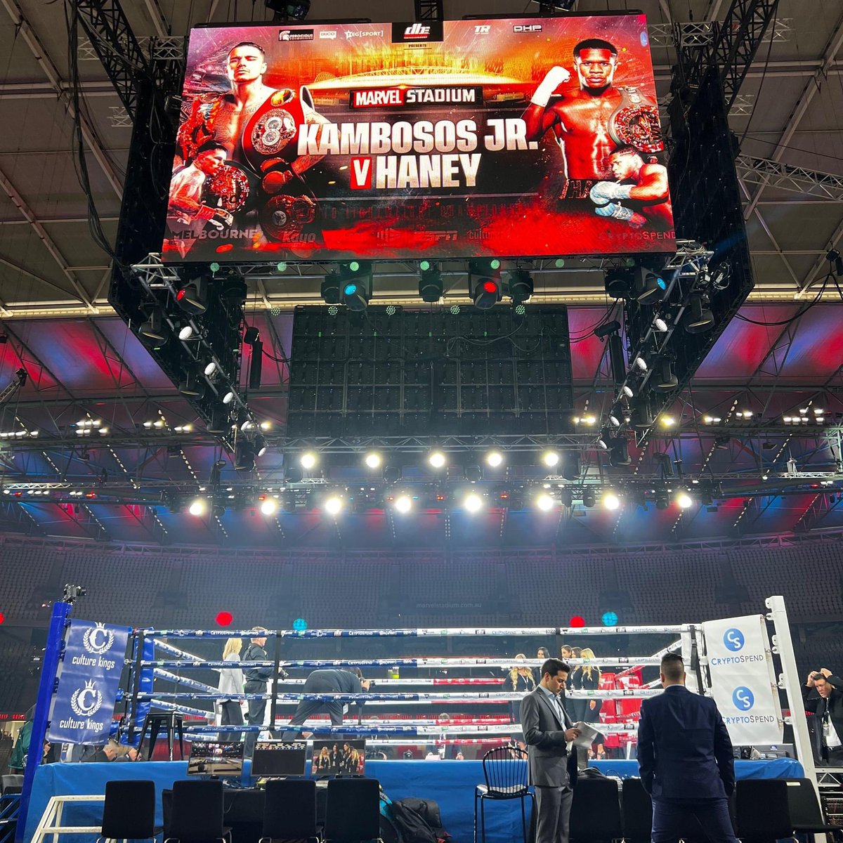 SalvadorMaurice's tweet image. Fight Day.

#KambososHaney 
#BoxingMainEvent