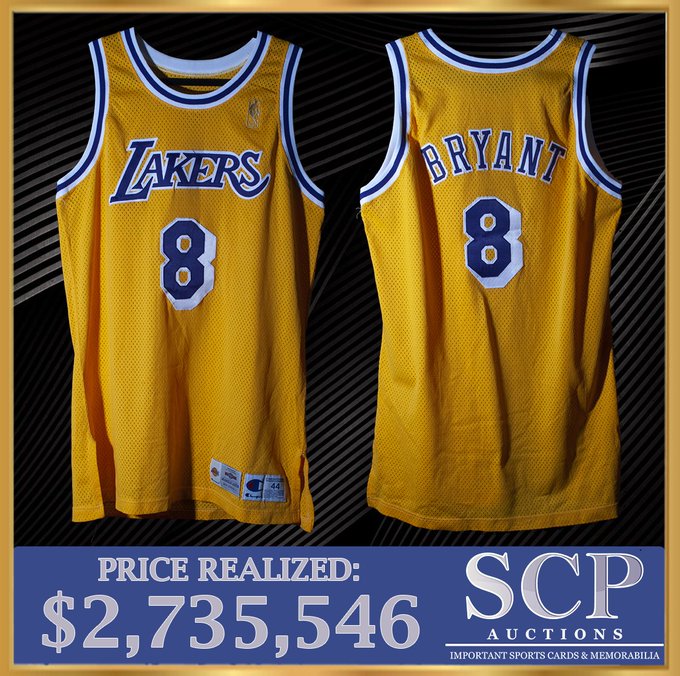 Dorsal de de Kobe Bryant con los Lakers se vende por $2.7