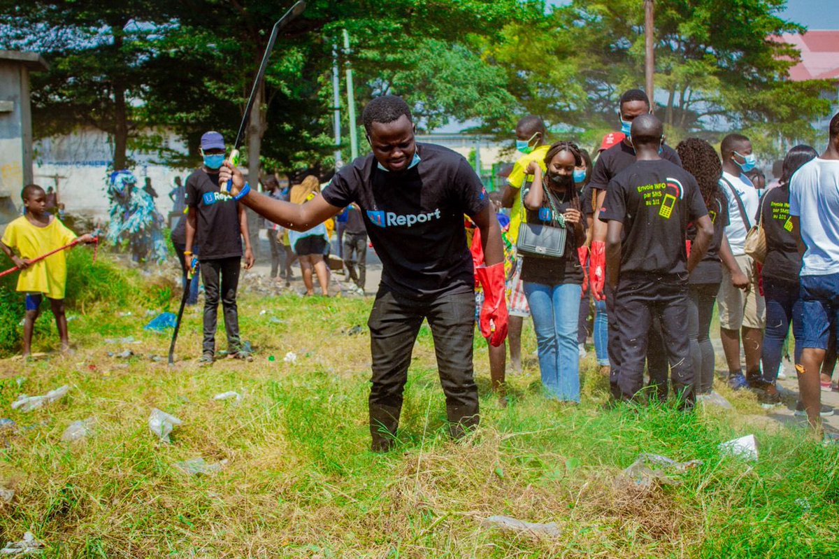 blaisebisjames's tweet photo. 2/🚮
Après son approbation, nous U-reports, nous sommes allés au stade municipal de Bandalungwa où nous avons mené notre #U_Action en nettoyant,…🧹@ureport_rdc @SophieChavanel @MinEnvRDC @UNEP @FFEM_Fr @officialmutombo @Evebazaiba @JKanyoni @environews_rdc https://t.co/1om4RXMaHi