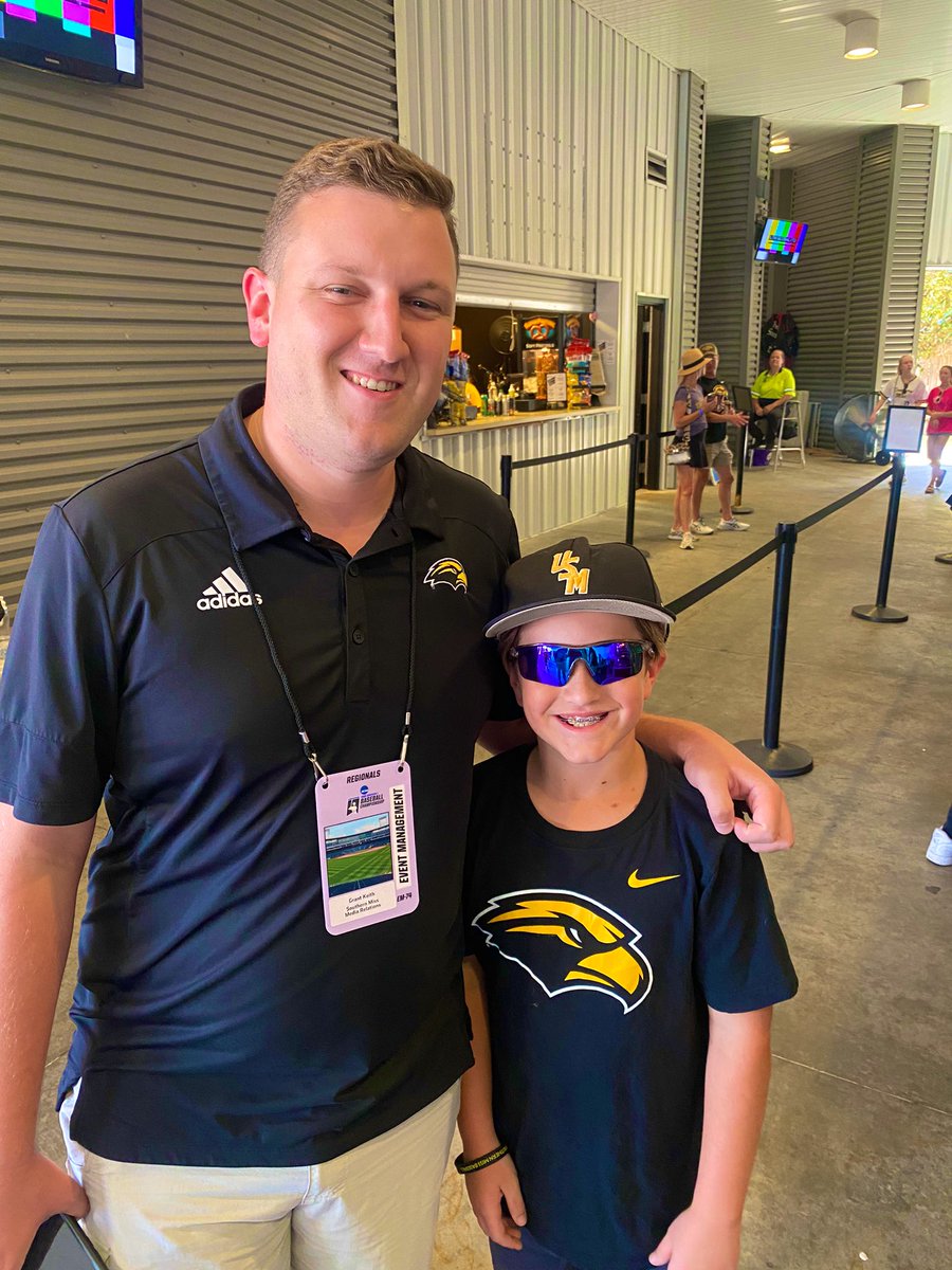 LaurenFBaker's tweet photo. That game was for sure intense! Hate the feeling, but this is not even over!! Nothing like a good rally tomorrow to whip it up!! π€πππ #RALLY #SMTTT @ThejbakerERA @G_Keith60 @MaryMargaretA #headup #rallyright https://t.co/tOC2GfPwop