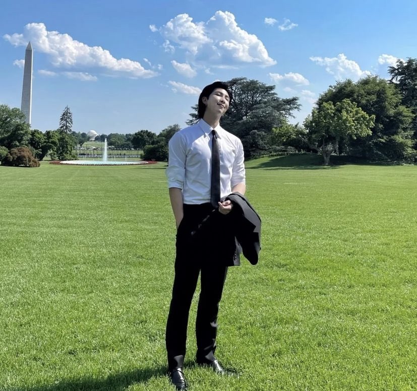 rmarchives's tweet image. HELLO ?!?!!!