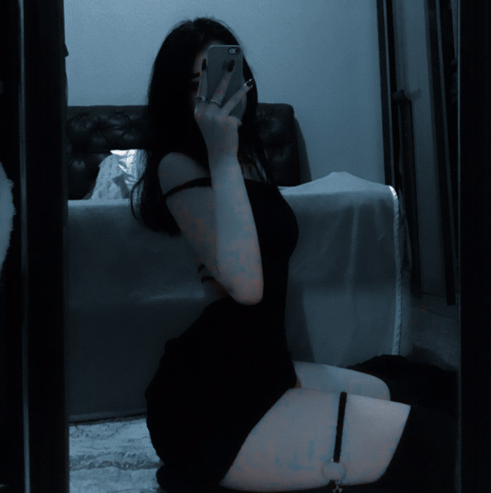 ⠀
⠀
                 / Comienzo a responder DM ahora si, una disculpa enorme usuaria se ocupo un ratito 🖤