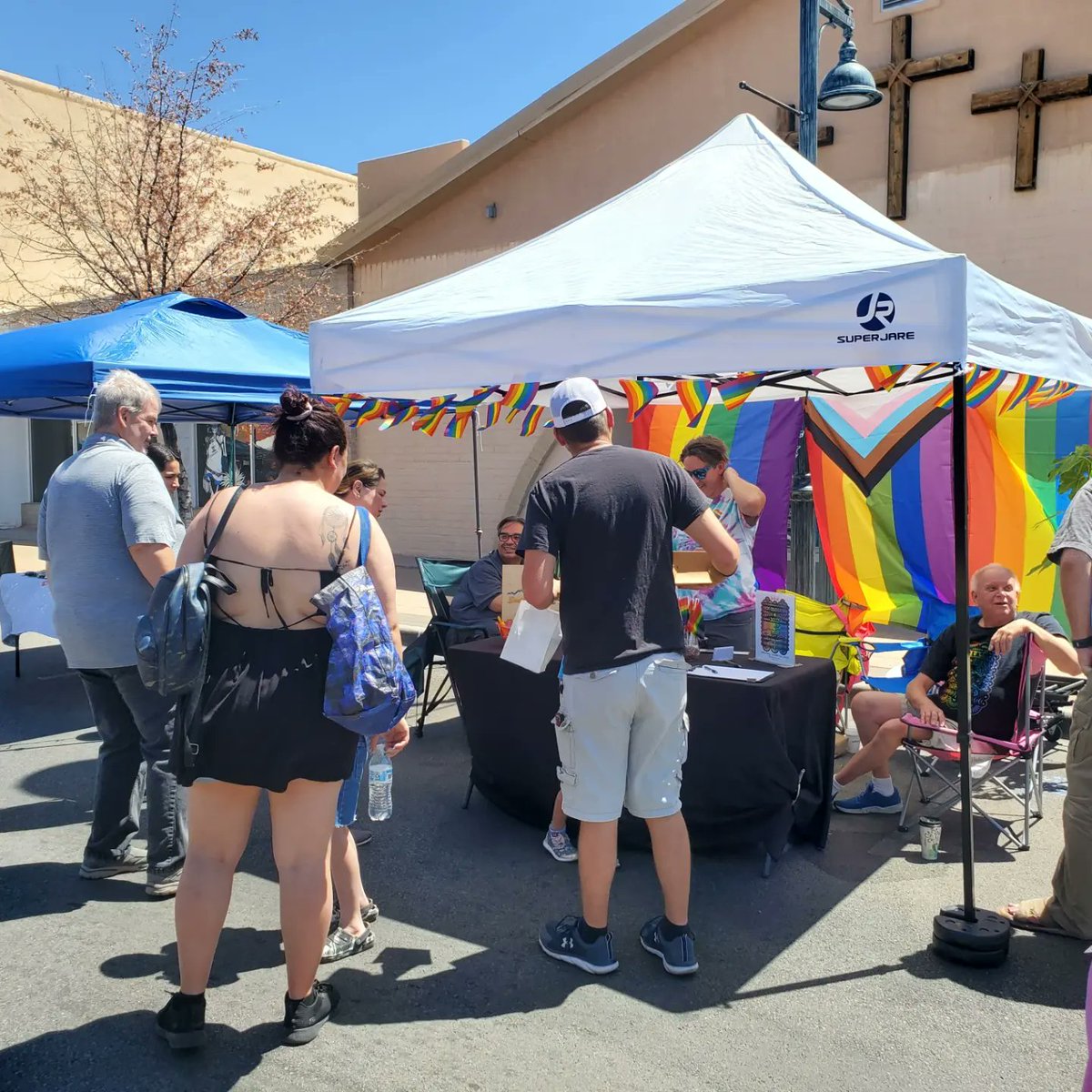 Had a great time at the Las Cruces Farmers Market this morning! We chatted with so many wonderful people! Always appreciate everyone showing us love!🧡💛
We will see you next month!