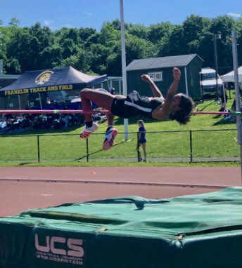 WHSTracknField's tweet photo. 🎉We have a Barrons Sectional Champ! Congrats to Tatiana on capturing the North2 Group4 High Jump title!🏆🥇Tatiana also took 5th in the triple jump &amp; qualified for groups in her 3rd event! What a weekend! GREAT JOB Tatiana!✅ #wearebarrons #hardworkpaysoff #superfreshman https://t.co/x9LPisMKAr