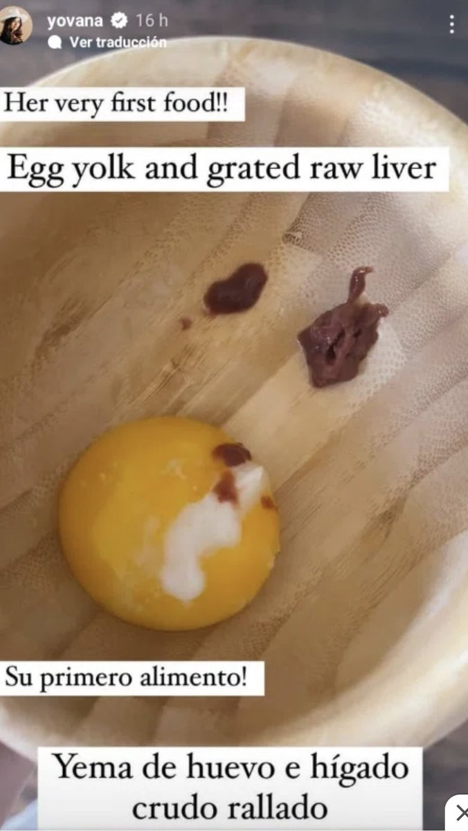 nutri_dianagzz's tweet photo. 🤦♀️Que horror ver a Yovana Mendoza (antes #rawvana) dándole HUEVO e HÍGADO CRUDO a su bebé de 6 meses. Por favor nunca le hagan caso a un #influencer ; peligrosísimo hacer esto en bebés y adultos ❌ https://t.co/gVhktv8W3W