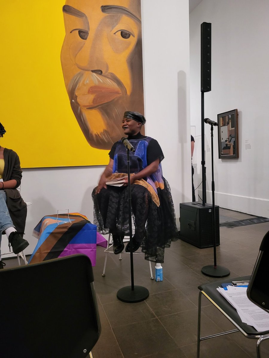 BookswithArri's tweet photo. We had the pleasure of meeting @CandiceIloh and getting our books autographed at @brooklynmuseum. It was such a great conversation and we thoroughly look forward to reading Break This House. #BreakThisHouse #EverybodyLooking #BlackQueerStories #FirstSaturdays #ReadWithPride https://t.co/KfX7iyV1Wz