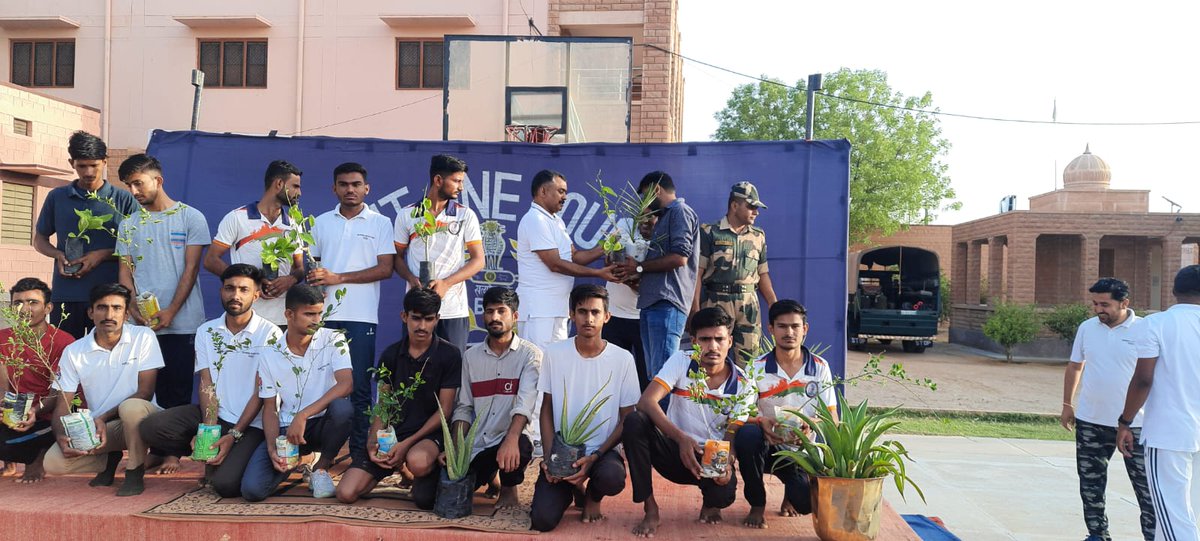 BSF_Gujarat's tweet photo. On the occasion of World Environment Day, @BSF_Gujarat 142 Bn organised a plantation drive &amp; Yoga session at Rajput Chatrawas, #Barmer. A total of 1500 saplings of various species were planted &amp; distributed.

#WorldEnvironmentDay https://t.co/GWrqjI88ki