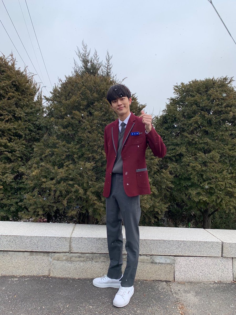 CUBE_YOOSEONHO's tweet photo. [📸] 교복 찰떡 선호 🧏‍♂️

#유선호 #YOO_SEONHO
#닥터로이어 #한이한
#SEONHO_PIC https://t.co/1DRAF45BnW