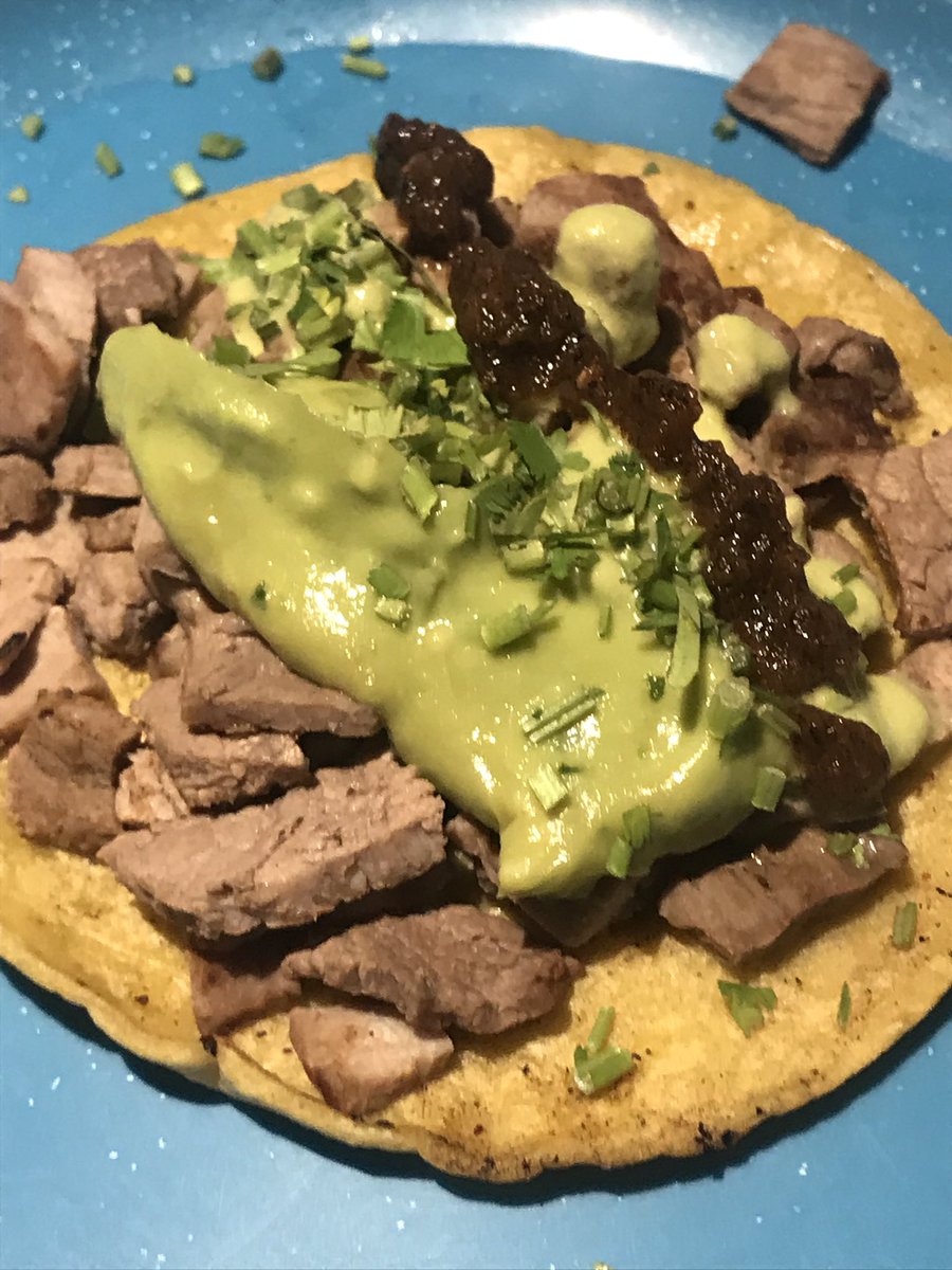 Monterreytacos's tweet photo. los Tecatacos, qué cosa tan sabrosa y precios bastante módicos por la calidad cantidad. Están en Vasconcelos casi a lado del foco amarillo. 100% recomendados 
Estilo Tijuana  real! https://t.co/m6fd8Nf719