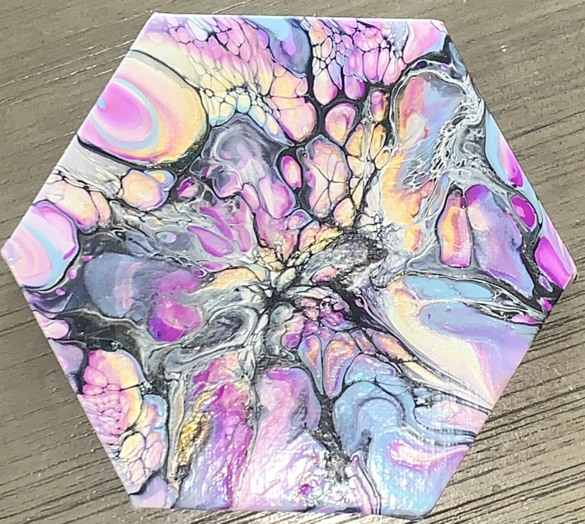 amzy2006's tweet photo. I’m Amy, I’m a fluid art artist/ abstract artist. I’d appreciate if anyone that comes across my page like &amp; comment what u think about these acrylic blooms💜 https://t.co/0hj6ohVa5Z