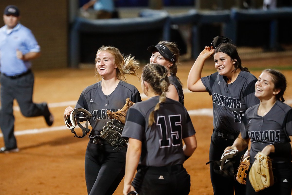 silasiwalker's tweet photo. South Warren wins, 8-0 over Highlasnds. @KentuckySports @JoshMooreHL https://t.co/jw5k2apyB6