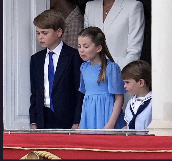 When you roll up with your partner and student on scene of a messed up trauma
#Jubilee #queensplatinumjubilee