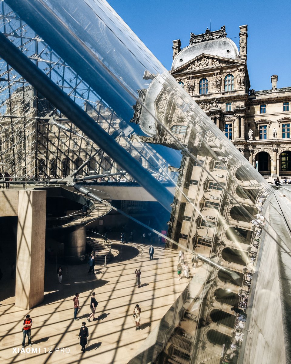 Xiaomi's tweet photo. See the streets of Paris and #TheNeverEndingPursuit through the eyes of street photographer VuThéara @vutheara. #XiaomiMasterClass #XiaomiImagery #Xiaomi12Pro https://t.co/WPIdI5YaUm