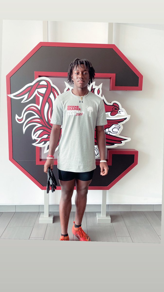 blessedtyl1's tweet photo. Solid day at @GamecockFB camp from the drills to the 1on1s💯 / 4.5 40 yard dash. #119 @JuniorRosegreen @larryblustein @togray14 @MoHard20 @Dwight_XOS @IncReps @JerryRecruiting @TheCribSouthFLA https://t.co/BIYjrVhbz5