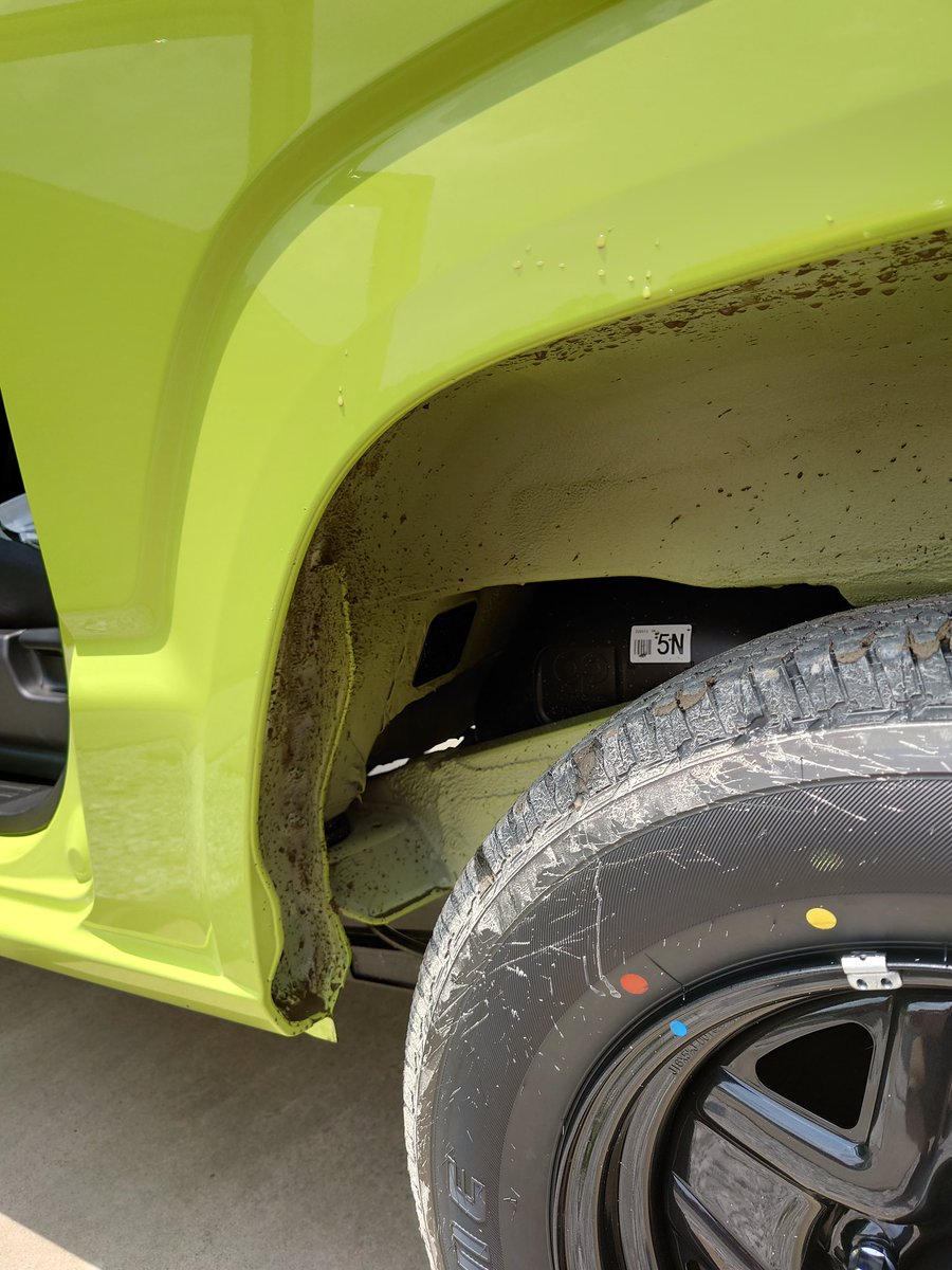 本日納車しました、ディーラーからの帰り道でもう泥ハネです🚙楽しい🤓
＃JB64