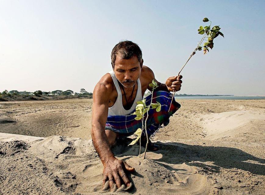utpal_saikia's tweet photo. Celebrating the day with gratitude to this man in our part #WorldEnvironmentDay #Jadav Payeng https://t.co/rbNcE83s1H