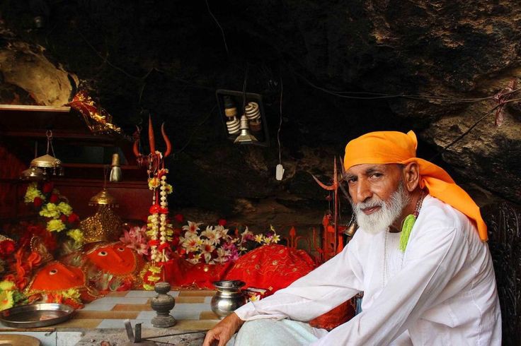 We_The_Saffron's tweet photo. Hinglaj mata Shaktipeeth is situated in Balochistan Pakistan. 
This Shaktipeeth in Balochistan Encounters heavy footfalls of devotees throughout the year.@LostTemple7 https://t.co/yGsTW4fzDi