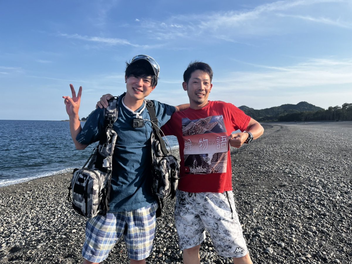 DocodeFe's tweet image. 2泊3日の徳島釣り遠征
山梨から片道約600キロ！
チャンネルさんくん
@bocsankun
さんくん、徳島県お世話になりました！！磯釣りという貴重な体験ができました！！
釣果は、、、YouTubeで！
coming soon！笑
