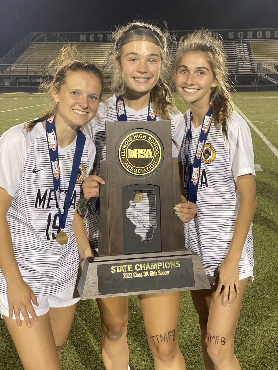 Drivndadinsane's tweet photo. The #BOSMafia Trophy Case is bigger than yours. Congrats @KBannack @riley_strcic @jordanlange88 &amp; @MeteaGirlsSoc! @IHSAState #Champions! https://t.co/8kwjIw2v4f