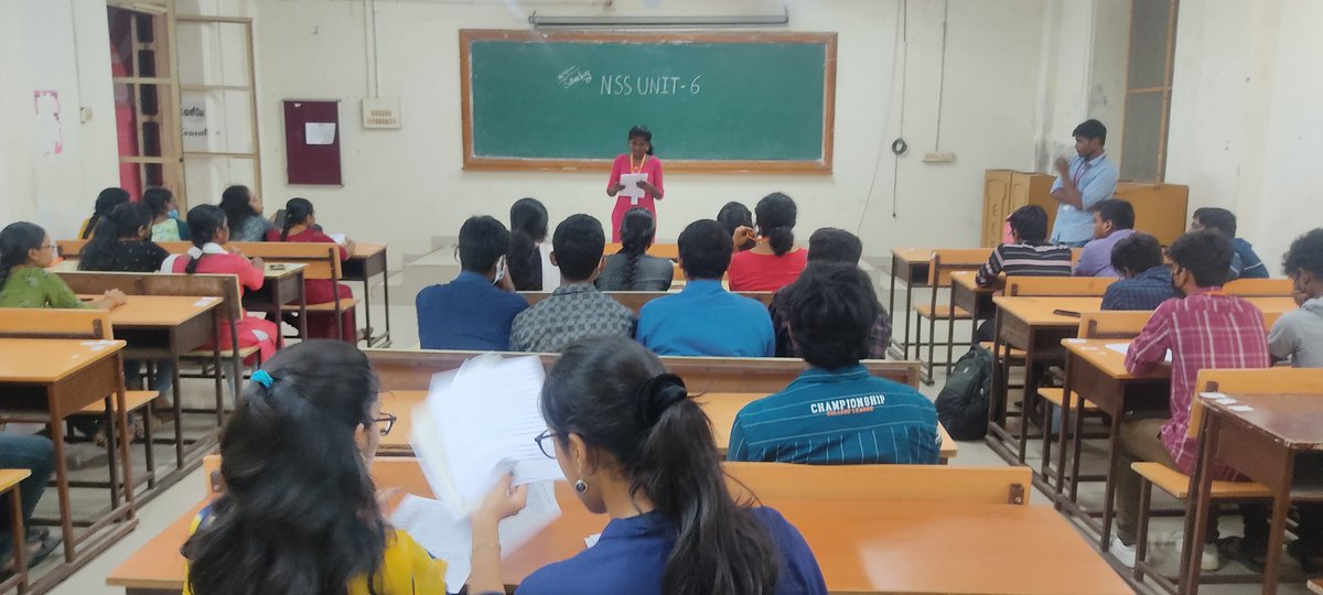 nss_unit_six's tweet photo. We, the volunteers of NSS Unit 6, interacted to motivate young minds with a talk on 'The Unsung Heroes of India' @NSSChennai @_NSSIndia #freedom75 #AnnaUniversity https://t.co/NiEZQ2ly4Z