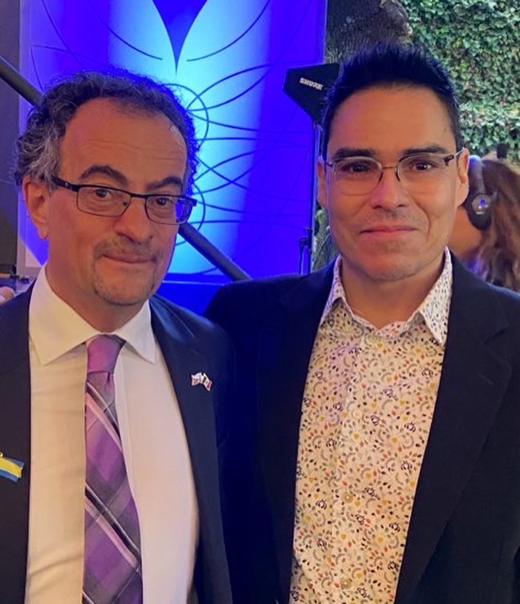 aesquinca's tweet photo. Querido @DuncanJRTaylor, me acordé mucho de usted en la #QBPMX22 y de todo lo que hicimos y compartimos juntos. El evento fue insuperable y me dió mucho gusto conocer a un nuevo buen amigo: @JonBenjamin19 
@UKinMexico 🇬🇧🇲🇽#PlatinumJubilee https://t.co/jV0IrLEj0K