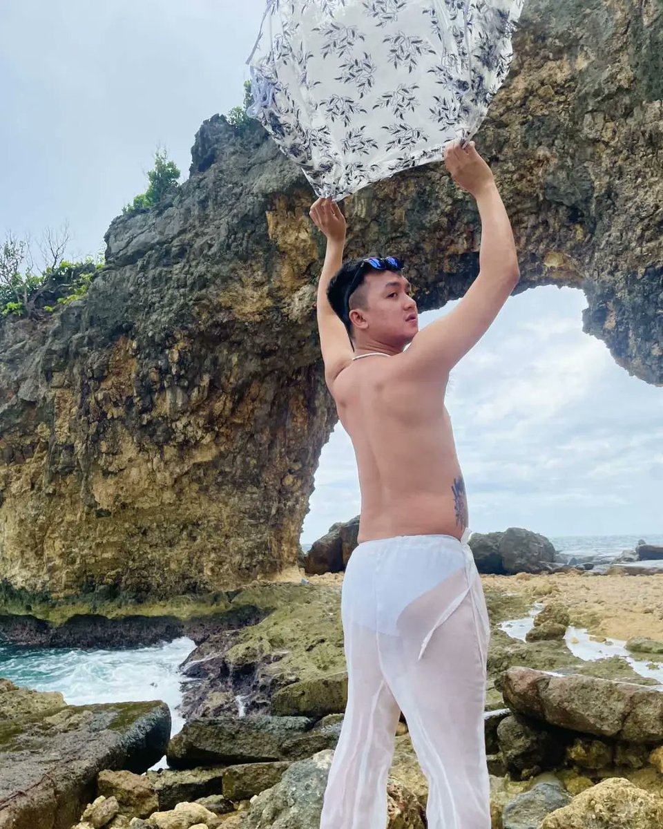 JMRGXII's tweet photo. So let me be clear: I'm proud to be gay, and I consider being gay among the greatest gifts God has given me. 😇❤🏳️‍🌈

HAPPY PRIDE MONTH MGA KAPATID 🏳️‍🌈🏳️‍🌈🏳️‍🌈

#Raiseourflag #Bewhoyouare #proudtobePartofLGBT🏳️‍🌈 #XII https://t.co/lmqhNVE7pl