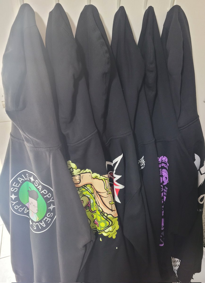 BigM33sh's tweet photo. You know what I really need more of this summer???

Black merch hoodies. Yeah, definitely need more. https://t.co/KVA5EHY4FE