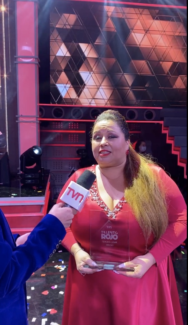 Rojo_TVN's tweet photo. ♦️ #GranFinalTalentoRojo 

Sigue nuestro #BackstageDigital ✨ 

¡Conversamos con Paola Pérez!

Únete a la transmisión acá ➡️  https://t.co/2yquYxAtiU https://t.co/neowLAOTH9