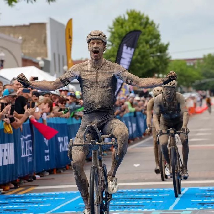 frolic_cycling's tweet photo. What a hero ๐๐ผ
#cyclingpic #cycling #cyclinglife #bicycling #roadbikelife #singularcycles #cyclingpics #cyclelife #cyclingkits #cycletour #cyclingtips #frolic_cycling https://t.co/KwvRV6dKCK