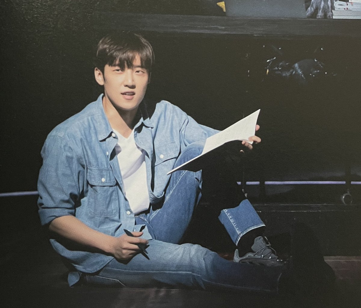 dolllob_'s tweet photo. 고라이토 개변태인 점
데스노트 애니 고대~로 베껴서 그거 뮤데놋에 씀
두 번째 거 저거 디테일 바뀌어서 노트에 이름 쓸 때 애니처럼 저렇게 펜 슉슉 날려서 씀 하.. 고은성 라이토 먹방 ㄷㄷ https://t.co/PAC53OOU5E